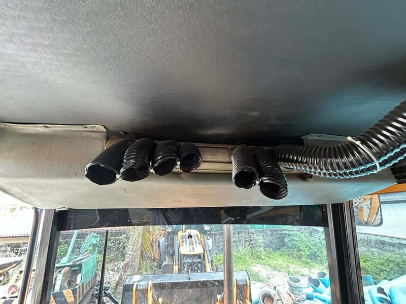 รถขุดหน้าตักหลังขุด jcb 2เพลา มีทะเบียน ใช้งานดีมาก ราคา5.8แสน