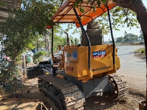 ขายรถแทรกเตอร์ komatsu D20p-5ตีนไก่ ใบมีดสไล้ ราคา155,000