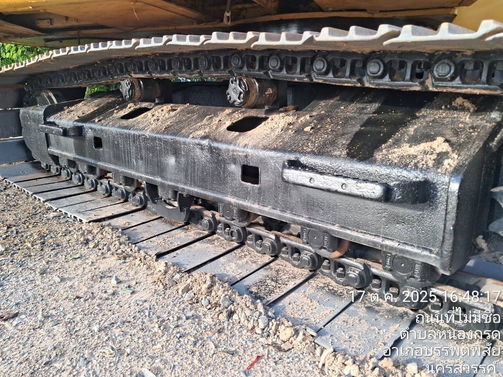 ขายรถแม็คโครcat 320D มีทะเบียน ใช้งานดีมาก ราคาถูกดี 7.5แสน