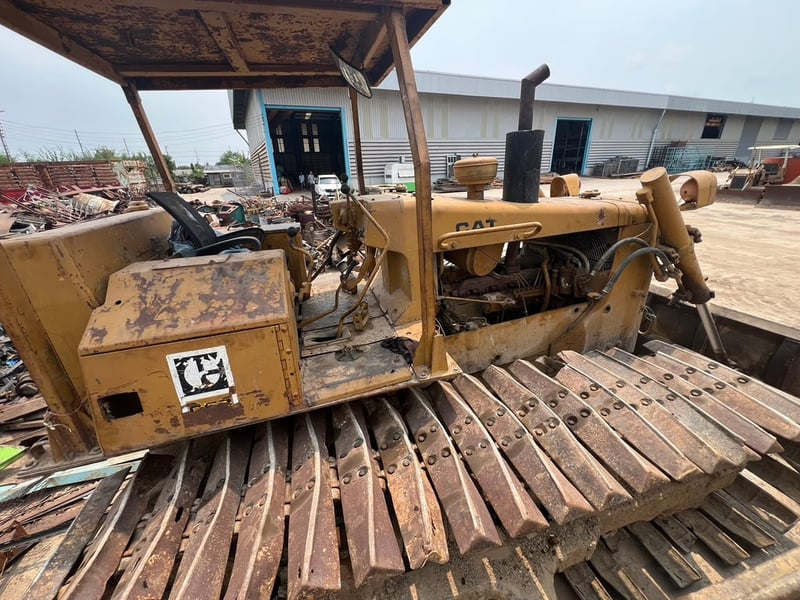 รถแทรกเตอร์CAT D5B 10z ใช้งานดี ใบซื้อvาย ราคา6.4แสน
