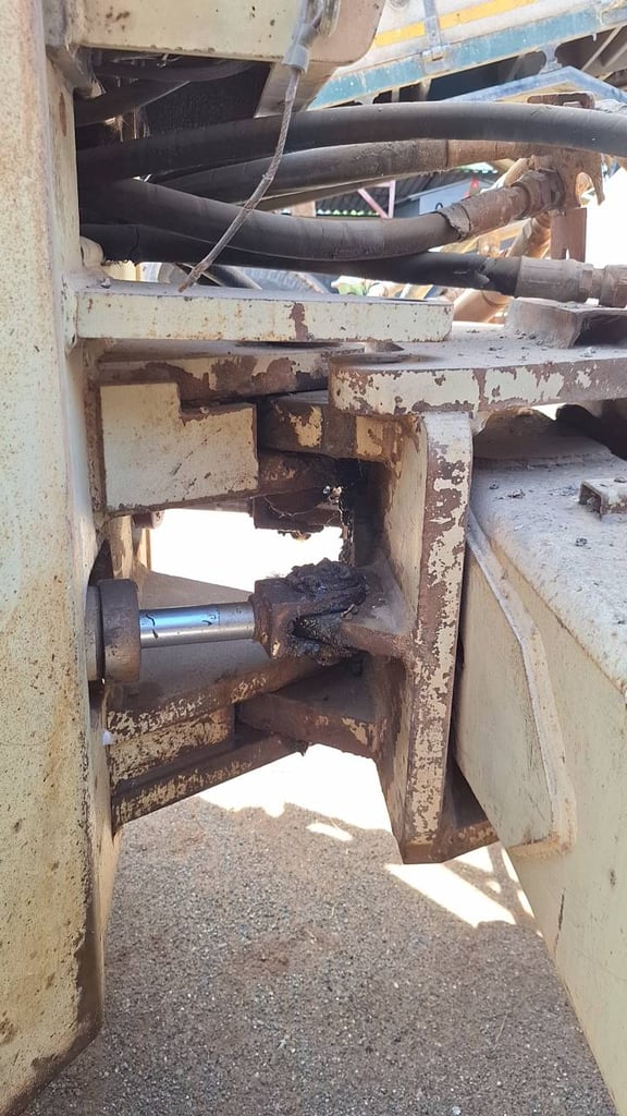 รถบด10ตัน2เพลา ingersoland sd100D ใช้งานดี มีทะเบียน ราคาถูกดี3.7แสน