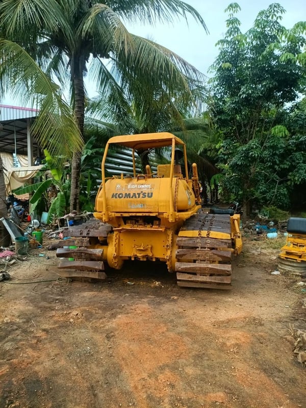 รถแทรกเตอร์komarsu D50p-16 ใช้งานดี ตีนเป็ด ใบซืเอขาย ราคาถูกดี330,000