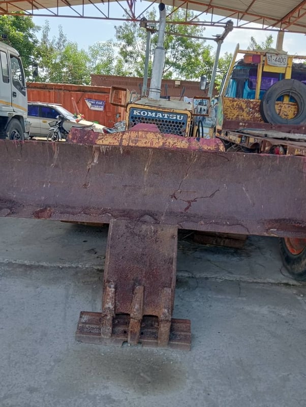 ขายรถแทรกเตอร์komatsu D20p-6ตีนเป็ด ใบมีดสไล้ ใช้งานได้ ตามสภาพ129,000