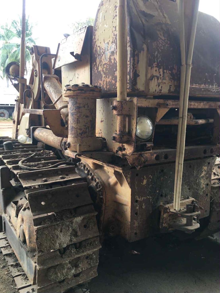 ขายรถตักล้อยาง komatsu D50s-15 เก่านอก ใช้งานได้ปกติ ใส่ใบมีด ราคา195,000