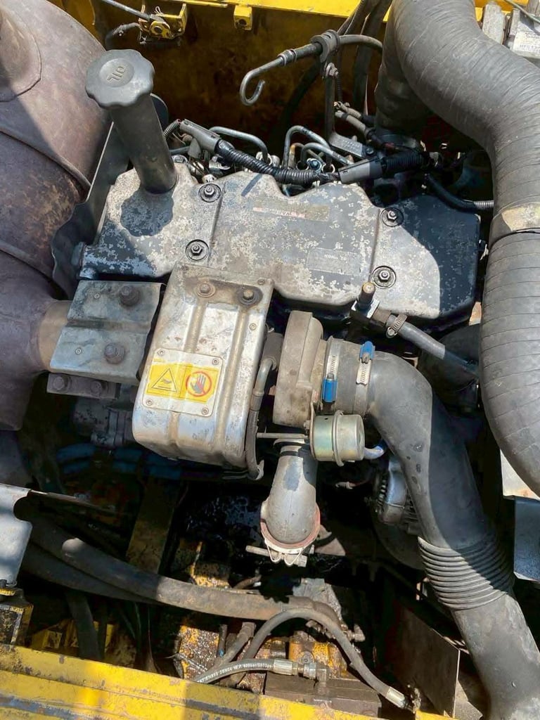 รถแม็คโครkomatsu pc160-8ใช้งานดี ใบซื้อvาย ราคา700,000