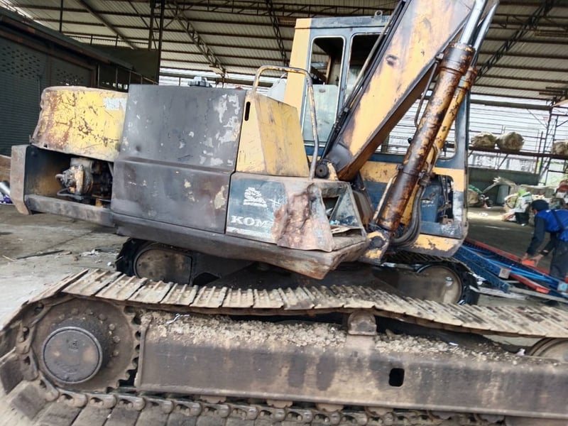 รถแม็คโครkomatsu pc120-3พร้อมหัวคีป ใช้งานได้ปกติ ใบซื้อvายราคา2.2แสน