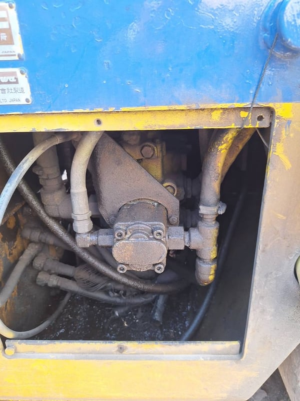 รถบด4ตัน สั่นสะทือน komatsu jv40 ใช้งานดี ใบซื้อขาย ราคา170,000