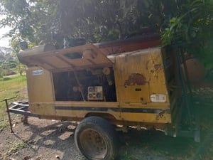 ปั้มลมสนามkomatsu เครื่อง4D105-3 ใช้งานดี ใบซื้อvาย ราคา85,000