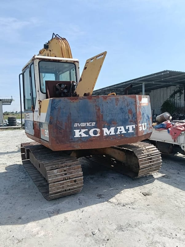 ขายรถแม็คโครkomatsu pc60-6 ใช้งานดี เก่าjapan ใบอินวอย ราคา3.6แสน