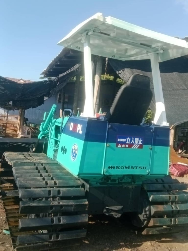 ขายรถแทรกเตอร์komatsu D20p-6 ตีนเป็ด ใบ70cm.ใช้งานดี ราคา2.4แสน
