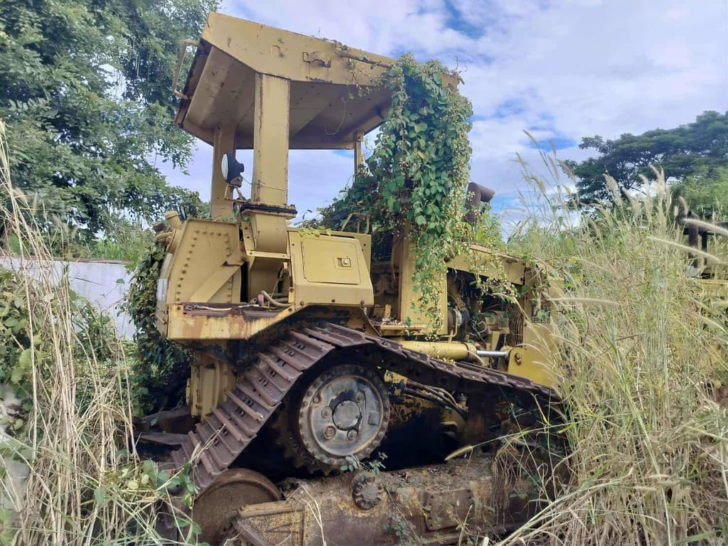 รถแทรกเตอร์CAT D4H ใบมีดสไล้ ขายตามสภาพ ใบซื้อขาย ราคา299,000