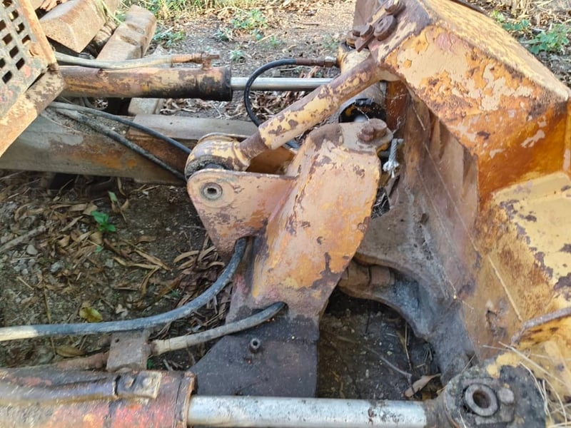 รถแทรกเตอร์komatsu D20p-5 ตีนเป็ด ใบมีดสไล้ ใช้งานดี ราคา130,000