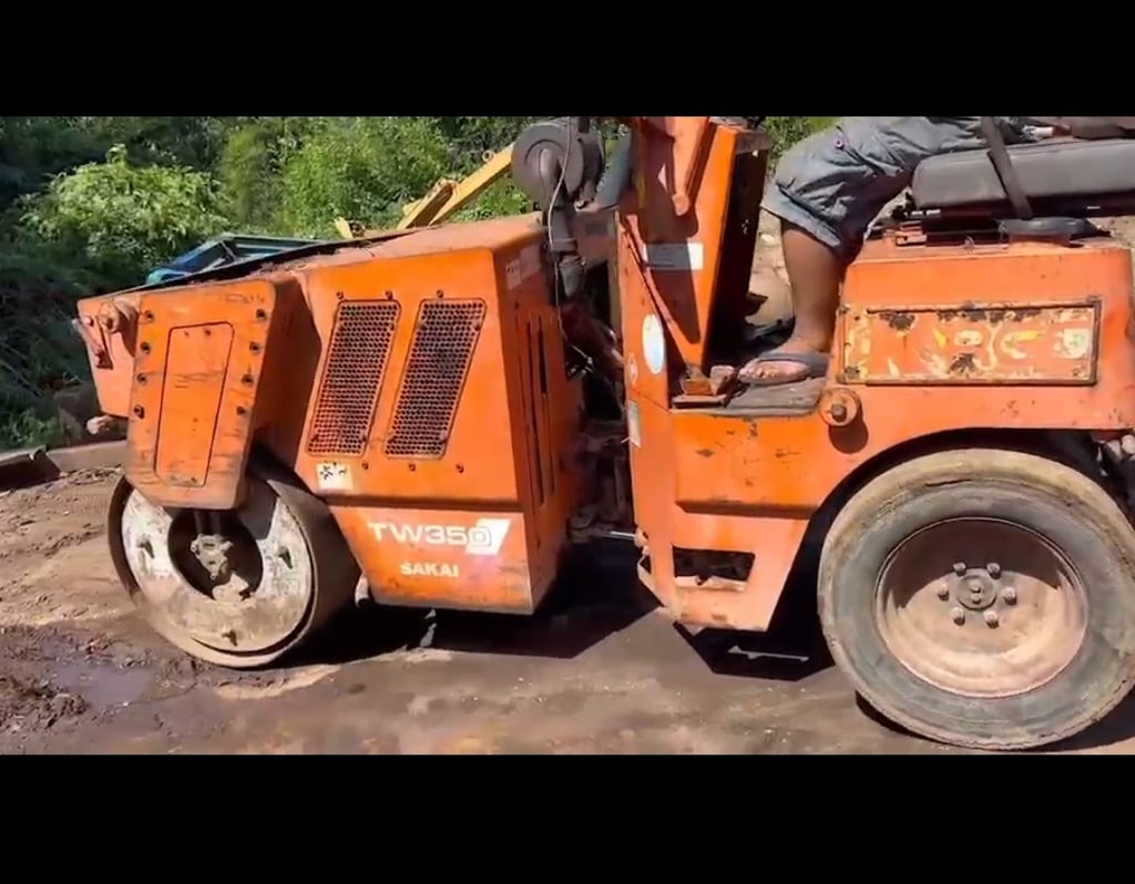 ขายรถบดsakai tw350 ใช้งานปกติ ใบซื้อขาย ราคา285,000 ขายรถบดsakai tw350 ใช้งานปกติ ใบซื้อขาย ราคา285,000