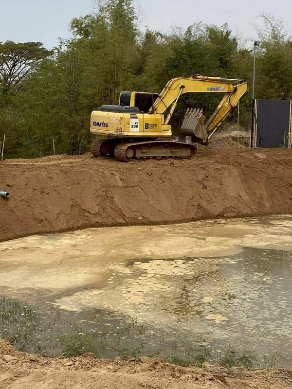 รถแม็คโครkomatsu pc160-8ใช้งานดี ใบซื้อvาย ราคา700,000