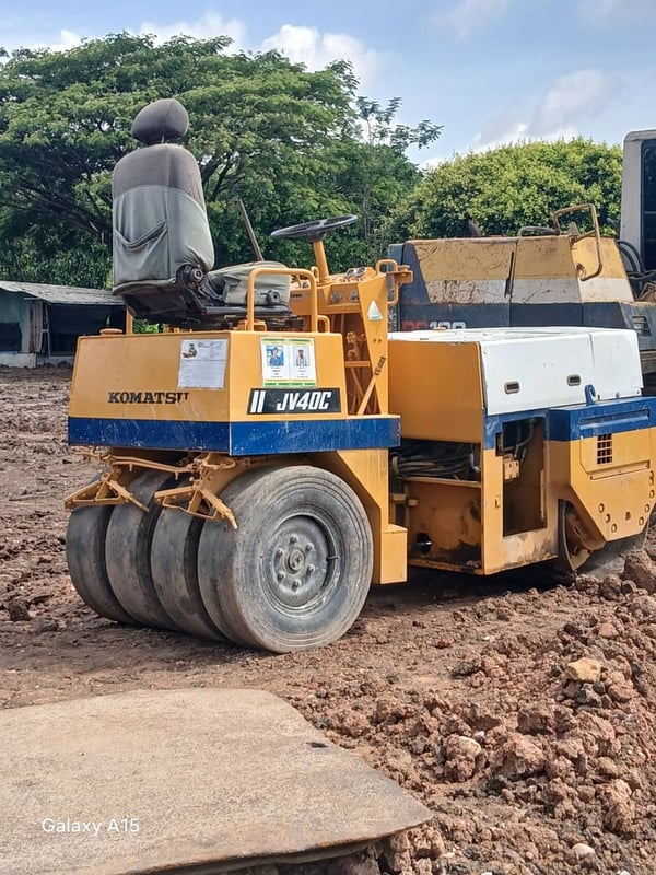 รถบด4ตันkomatsu jv40c ใช้งานดี ใบซื้อขาย ราคา2.2แสน