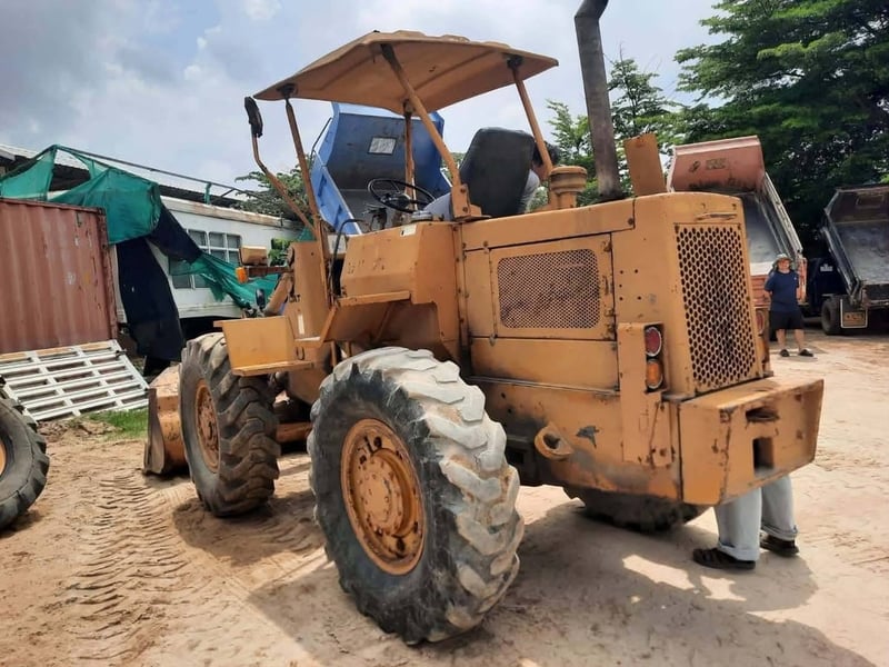 รถตักล้แยางCAT 910 ใช้งานดี ใบซื้อvาย ราคา2.3แสน