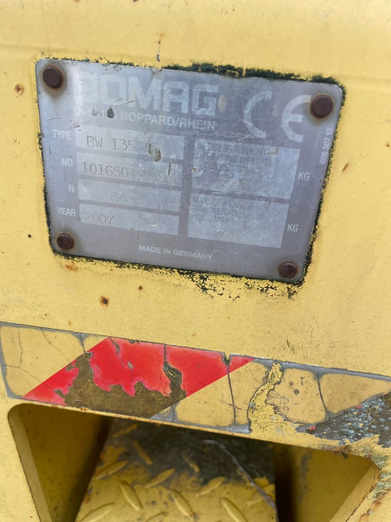 ขายรถบดหน้าเหล็กหลังเหล็ก. BOMAG WB135 ใช้งานดี ใบซื้อขายราคา2.6แสน ขายรถบดหน้าเหล็กหลังเหล็ก. BOMAG WB135 ใช้งานดี ใบซื้อขายราคา2.6แสน