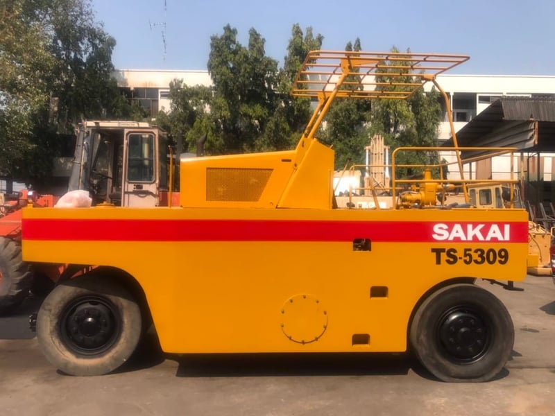 รถบดล้อยางsakai ts9ใช้งานดี มีทะเบียน ราคา4.5แสน