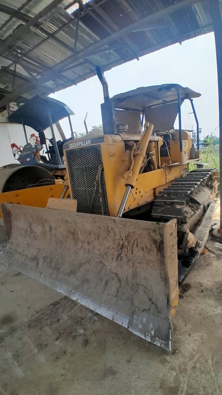 รถแทรกเตอร์cat D5D ตีนไก่ ใช้งานดี ใบซื้อขายราคา 299,000