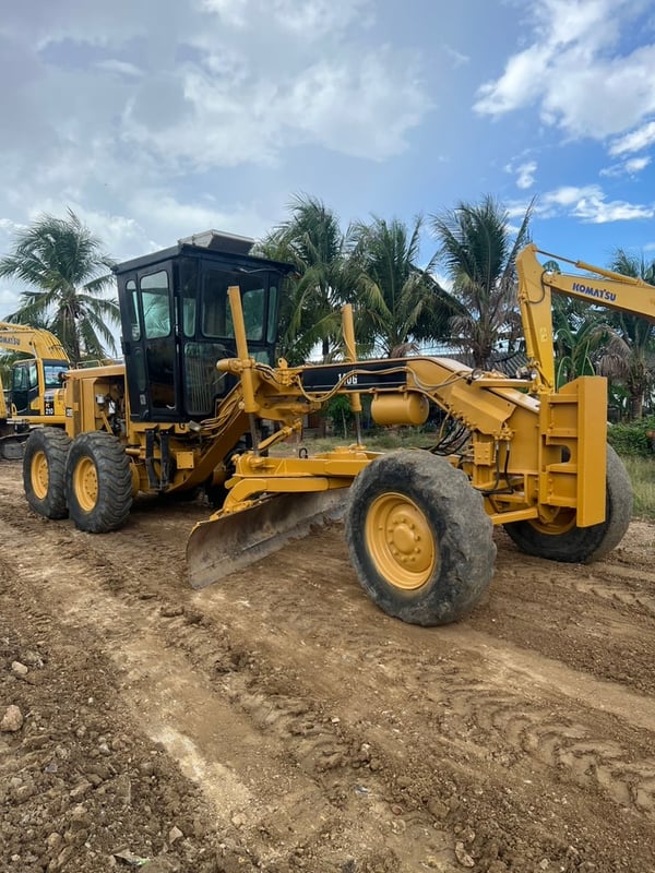รถเกรดเดอร์CAT 140G. 81v ใช้งานดี มีทะเบียน ราคา1,100,000 รถเกรดเดอร์CAT 140G. 81v ใช้งานดี มีทะเบียน ราคา1,100,000