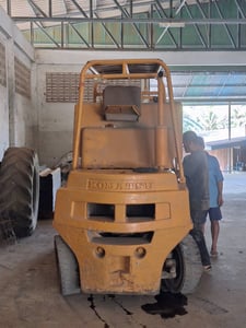 ขายรถโฟคลิป komatsu 5ton ใช้งานดี ใบซื้อvาย ราคา65,000