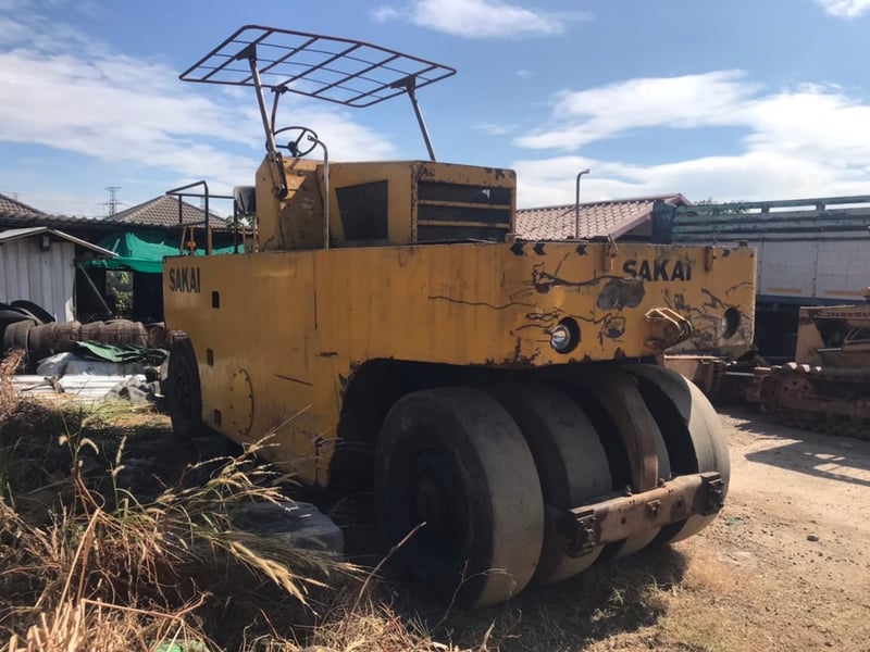 รถบดล้อยางsakai SAKAI TR9 ใช้งานดี ใบซื้อvาย ราคา299,000