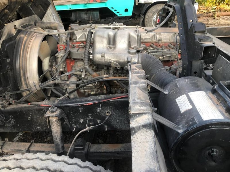 ขายรถ6ล้อดั้มisuzu  200แรง ใช้งานดี มีทะเบียน ราคาถูดดี 7.3แสน