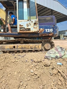 รถแม็คโครkomatsu pc120-3ใช้งานดี ใบซื้อvาย ราคา2.2แสน