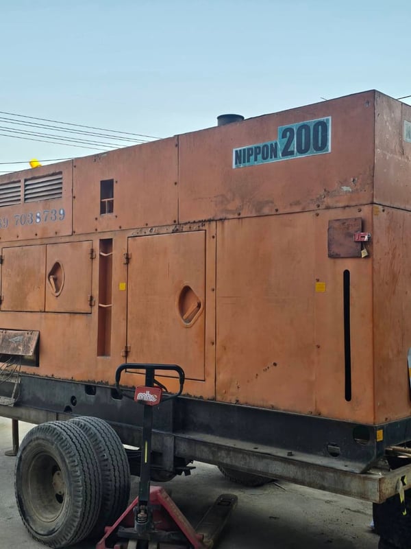 ขายเครื่องปั่นไฟ nipon 200kva  ใช้งานดี ราคา3.3แสน