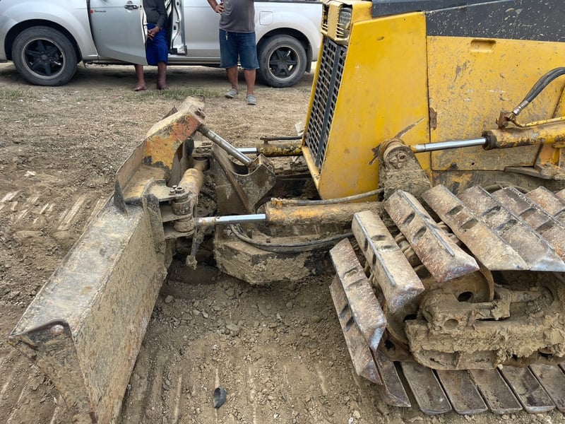 รถแทรกเตอร์komatsu D20p-7 เครื่องyanma  ตีนเป็ด ใช้งานดีมาก ราคาถูกดี295,000