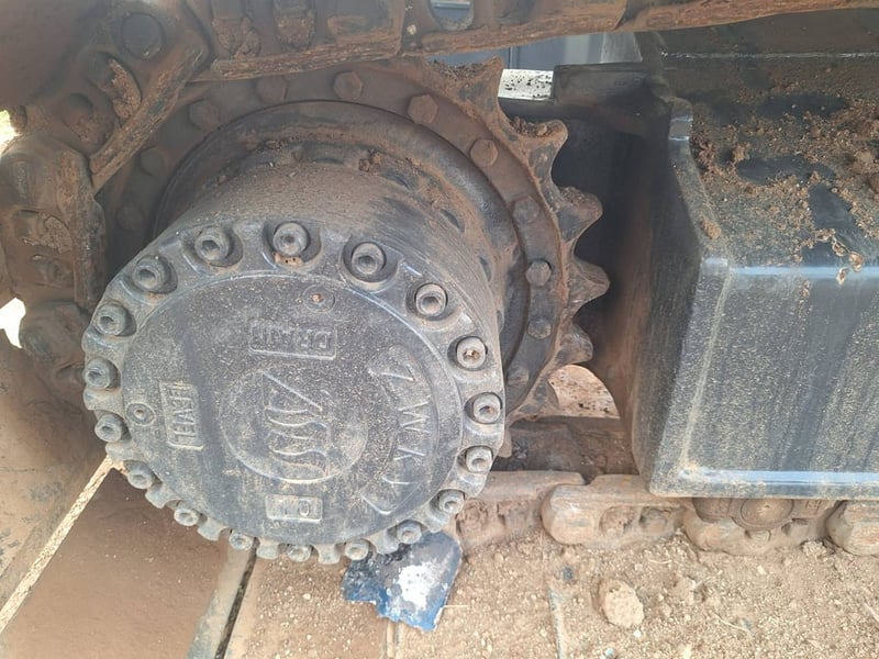 ขายรถแม็คโครkomatsupc 210lc บูมยาว18ม. ใช้งานดี ราคา1.4ล.บาท