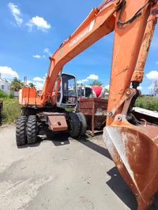 รถแม็คโครล้อยางทhitachi pw100-2ใช้งานดี ใบซื้อvาย ราคา4.3แสน รถแม็คโครล้อยางทhitachi pw100-2ใช้งานดี ใบซื้อvาย ราคา4.3แสน