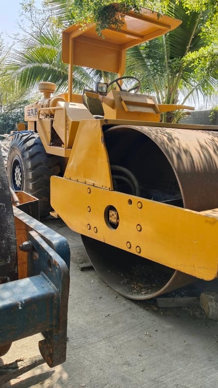 รถบด10ตัน sakai  2เพลา ใบซื้อvาย ใช้งานดีมาก ราคาถูกดีๆ3.9แสน