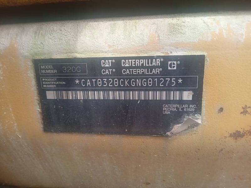 รถแม็คโครCAT 320c  ใช้งานดี มีทะเบียน ราคา4.6แสน