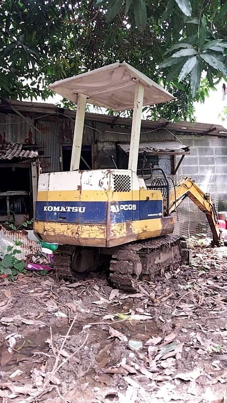ขายรถแม็คโครkomatsu pc05-3 ใช้งานได้ดี ราคา120,000
