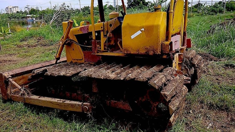 ขายรถแทรกเตอร์mitsubishi Bd2D ตีนเป็ด70ซ.ม.ใช้งานได้ปกติราคา65,000บ.