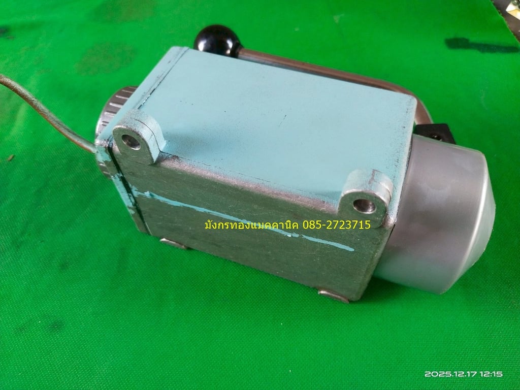 ปั๊มน้ำมันหล่อลื่นแบบมือโยก ยี่ห้อ SHOWA รุ่น LA6 ขนาดกระป๋อง 0.25 ลิตร มีช่องมองระดับน้ำมัน กระป๋องอลูมิเนียมหนา แข็งแรง ปั๊มโยกยังใช้งานได้ปกติ ตัวละ 500 บาทไม่รวมส่ง มี 3 ตัว ปั๊มน้ำมันหล่อลื่นแบบมือโยก ยี่ห้อ SHOWA รุ่น LA6 ขนาดกระป๋อง 0.25 ลิตร มีช่องมองระดับน้ำมัน กระป๋องอลูมิเนียมหนา แข็งแรง ปั๊มโยกยังใช้งานได้ปกติ ตัวละ 500 บาทไม่รวมส่ง มี 3 ตัว