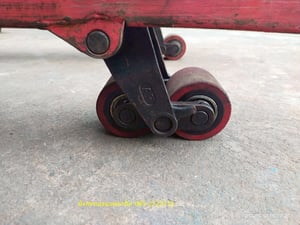 แฮนด์ลิฟท์  รถยกพาเลท ยกของได้ประมาณ 3 ตัน ขนาดกว้าง 68 ซม. ยาว 120 ซม. ล้อลื่นดี ล้อโพลียูรีเทน ยางยังสวย ยกได้สูง เข็นง่าย วงเลี้ยวแคบ เหล็กหนามาก สภาพดี ใช้งานได้ดีปกติ ราคา 3,900 บาทไม่รวมส่ง มีหน้าร้านอยู่เมืองนครสวรรค์