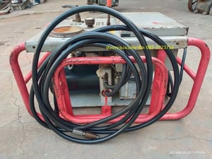 ชุดปั๊มไฮดรอลิก (ไม่รวมกระบอก) ใช้ไฟบ้าน 220V  เดิมใช้เป็นเครื่องเชื่อมท่อพีอีแบบไฮดรอลิก ตัวปั๊มใช้งานได้ปกติ จุดขั้วต่ออื่นไม่ได้ลอง ราคา 5,500 บาทไม่รวมส่ง