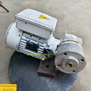 มอเตอร์เกียร์ Lafert  made in EU  ขนาด 0.24kW    ใช้ไฟบ้าน 230V  อัตราทด 1ต่อ20 ความเร็วรอบ 64 รอบต่อนาที  สภาพสวย ใช้งานได้ปกติ ราคา 3,500 บาทไม่รวมส่ง