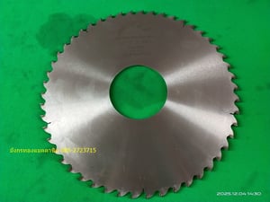 ใบเลื่อยวงเดือน ใบเลื่อยตัดไม้คาร์ไบด์ ยี่ห้อ KANEFUSA ขนาด 12 นิ้ว (305 มม.) รูใน 90 มม. หนา 2.5 มม. ฟันเลื่อย 50 ฟัน ตำหนิ 1 จุดตามภาพ  คาร์ไบด์ครบทุกฟัน ราคา 350 บาทไม่รวมส่ง มี 1 อัน