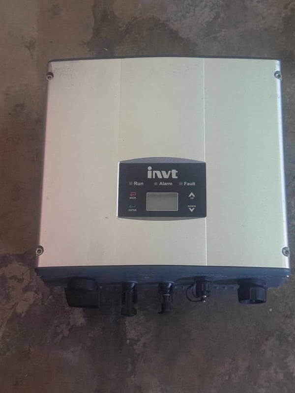 อินเวอร์เตอร์โซล่าเซลล์ ยี่ห้อ INVT รุ่น BPD2K2TNAC  2.2kW  สภาพใหม่เก่าเก็บ ใช้งานได้ปกติ ราคา 10,000 บาทไม่รวมส่ง