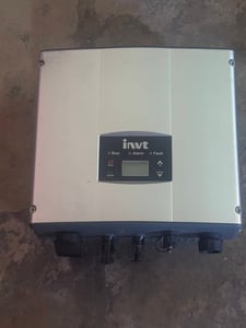 อินเวอร์เตอร์โซล่าเซลล์ ยี่ห้อ INVT รุ่น BPD2K2TNAC  2.2kW  สภาพใหม่เก่าเก็บ ใช้งานได้ปกติ ราคา 10,000 บาทไม่รวมส่ง