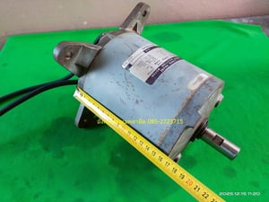 มอเตอร์ Hitachi ขนาด 124w ใช้ไฟสามเฟส 380V ความเร็วรอบ 720 รอบต่อนาที เดิมๆ หมุนนิ่ม สภาพดี ใช้งานได้ปกติ เดิมเป็นมอเตอร์พัดลมระบายอากาศ ราคา 600 บาทไม่รวมส่ง
