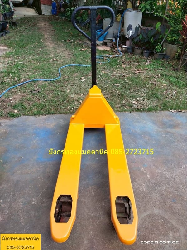 	 แฮนด์ลิฟท์ ขนาดกว้าง 54 ซม. ยาว 115 ซม. ล้อลื่นดี ยกสูงสุดได้ 18 ซม. สภาพดี ใช้งานได้ดีปกติ ราคา 3,900 บาทไม่รวมส่ง มีหน้าร้านอยู่เมืองนครสวรรค์ค่ะ