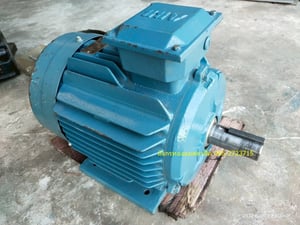 มอเตอร์ ABB ขนาด 10 แรง ใช้ไฟสามเฟส 380V ความเร็วรอบ 2910 รอบต่อนาที เดิมๆ หมุนนิ่ม สภาพดี ใช้งานได้ปกติ ราคา 7,500 บาทไม่รวมส่ง