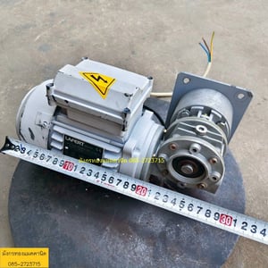 มอเตอร์เกียร์ Lafert  made in Italy  ขนาด 0.18kW  0.25HP  ใช้ไฟบ้าน 230V  อัตราทด 1ต่อ20 ความเร็วรอบ 65 รอบต่อนาที มีอุปกรณ์และเซ็นเซอร์ สภาพสวย ใช้งานได้ปกติ ราคา 2,900 บาทไม่รวมส่ง