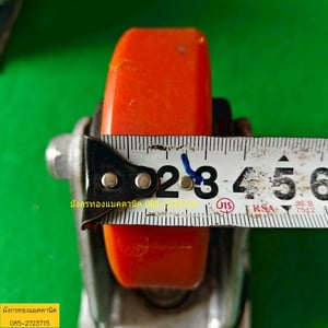 ลูกล้อโพลียูรีเทน ขนาด 4 นิ้ว ล้อหมุนมีเบรก 2 ล้อ โครงล้อหนามาก แข็งแรง รับน้ำหนักได้ดี ยางยังสภาพดี มีรอยการใช้งานตามภาพ ชุดละ 750 บาทไม่รวมส่ง มี 4 ชุด