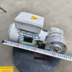 มอเตอร์เกียร์ Lafert  made in EU  ขนาด 0.24kW    ใช้ไฟบ้าน 230V  อัตราทด 1ต่อ20 ความเร็วรอบ 64 รอบต่อนาที  สภาพสวย ใช้งานได้ปกติ ราคา 3,500 บาทไม่รวมส่ง