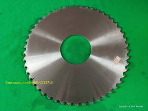 ใบเลื่อยวงเดือน ใบเลื่อยตัดไม้คาร์ไบด์ ยี่ห้อ KANEFUSA ขนาด 12 นิ้ว (305 มม.) รูใน 90 มม. หนา 2.5 มม. ฟันเลื่อย 50 ฟัน ตำหนิ 1 จุดตามภาพ  คาร์ไบด์ครบทุกฟัน ราคา 350 บาทไม่รวมส่ง มี 1 อัน